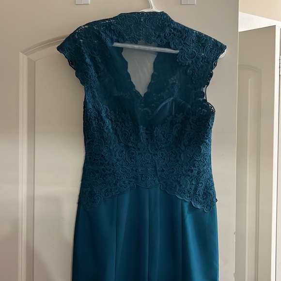 BNWT: Medium formal dress - Picture 9 of 9